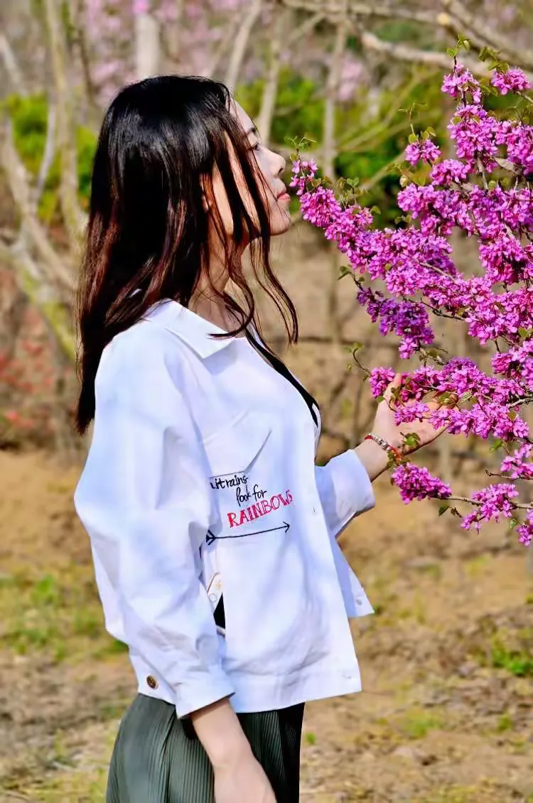 佳人妮媚天际来春色满园关不住是什么生肖，全面释义、综合解答解释落实