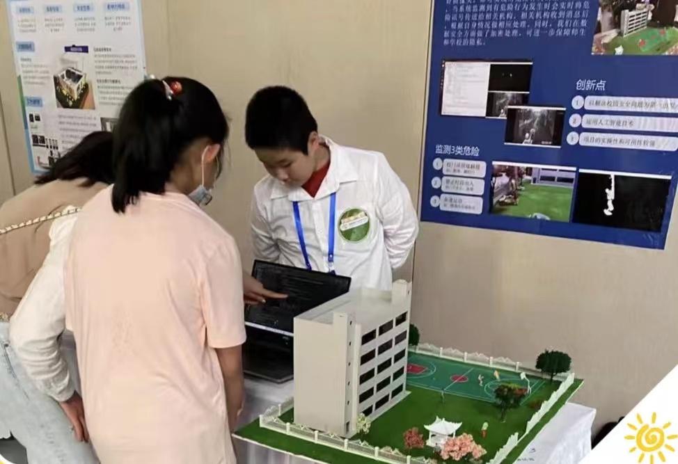 一语双关话特码，二七美女大家求打一准确生肖与警惕虚假宣传-全面释义、构建解答解释落实