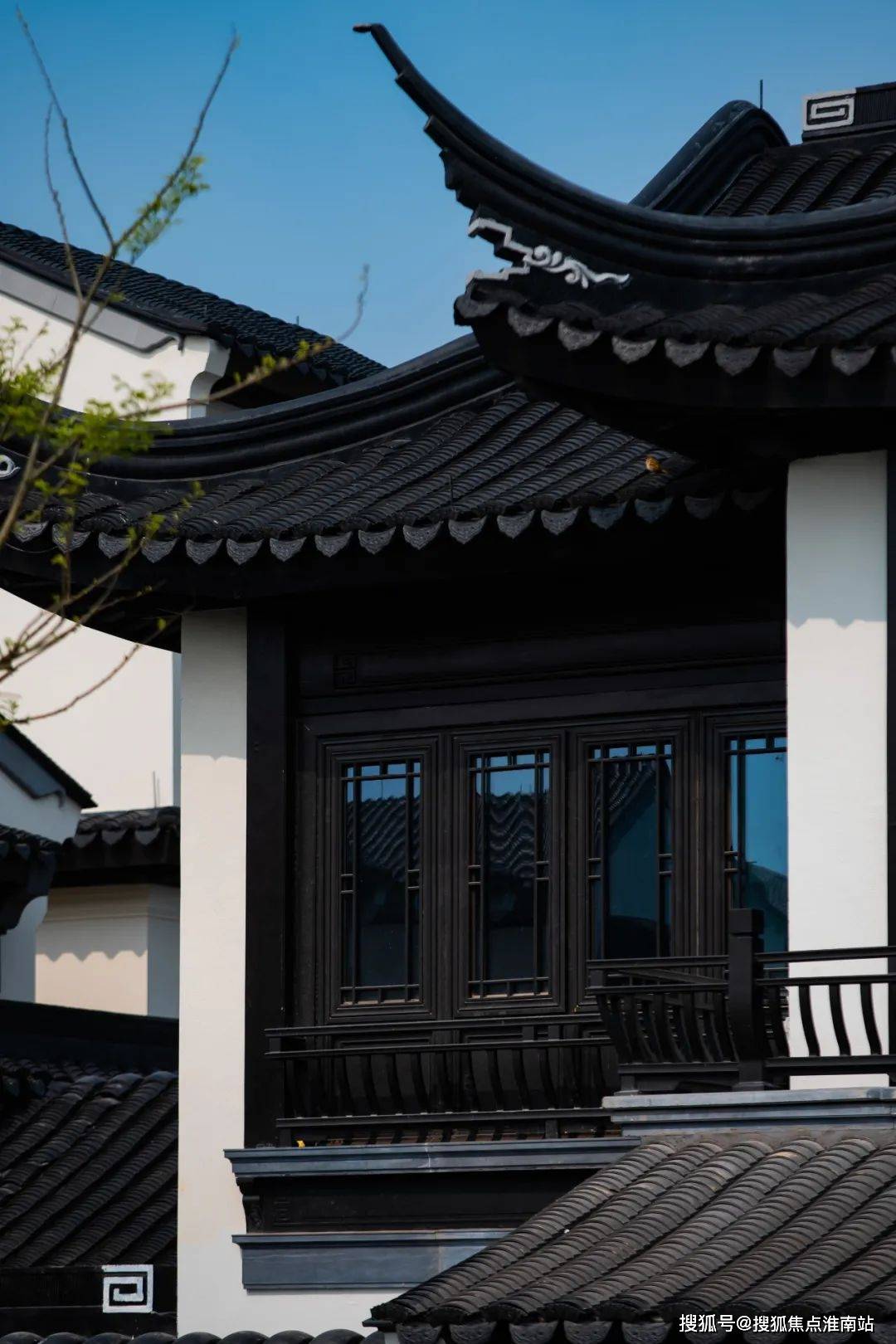 安定脚跟撑起脊打一准确生肖，详细解答、全面解答解释落实