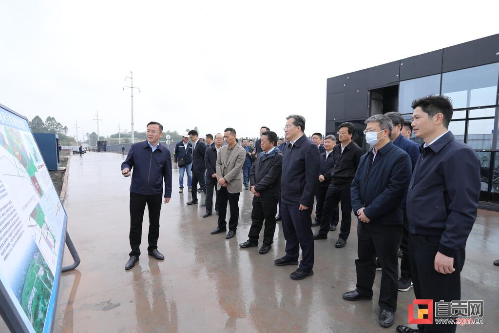 大石霞光龙一气，日行千里不辞苦打一准确生肖,警惕虚假宣传,统计解答解释落实