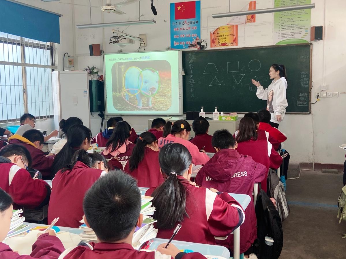 舟车之利，朱朱白白。雙角四腿一網羅打一准确生肖,警惕虚假宣传-全面释义、解释与落实、构建解答解释落实